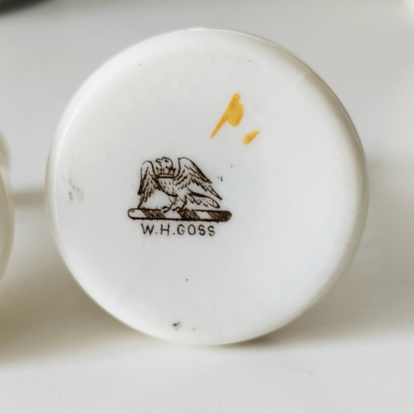 W H Goss Miniature Vases Set of 2 From UK - Picture 11 of 11